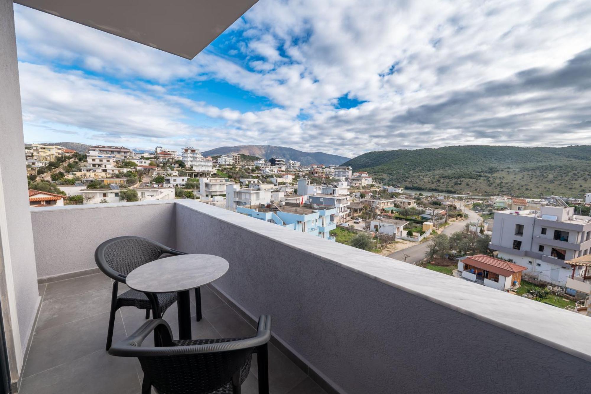 Hotel Piramida Εξαμίλιο Εξωτερικό φωτογραφία