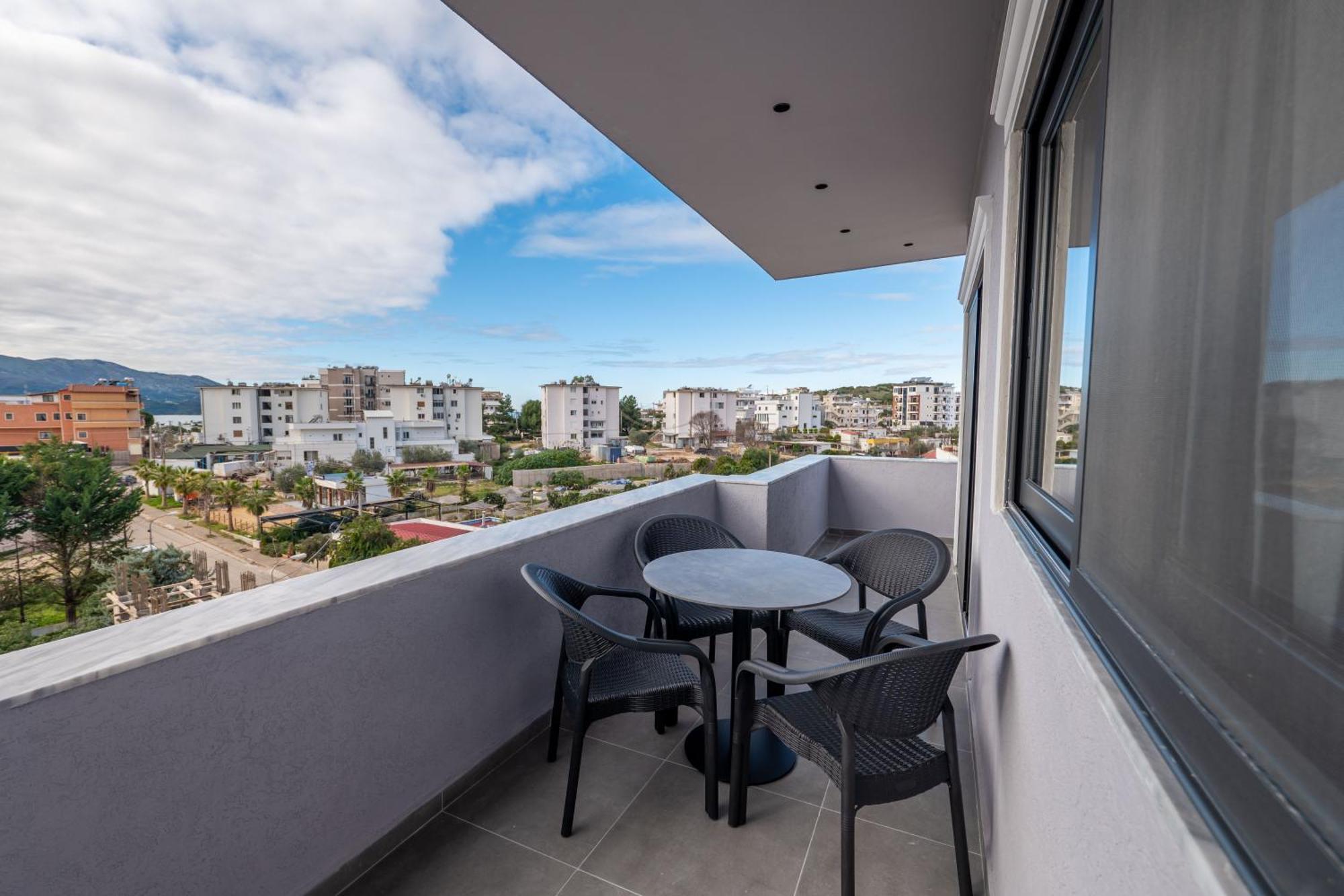 Hotel Piramida Εξαμίλιο Εξωτερικό φωτογραφία